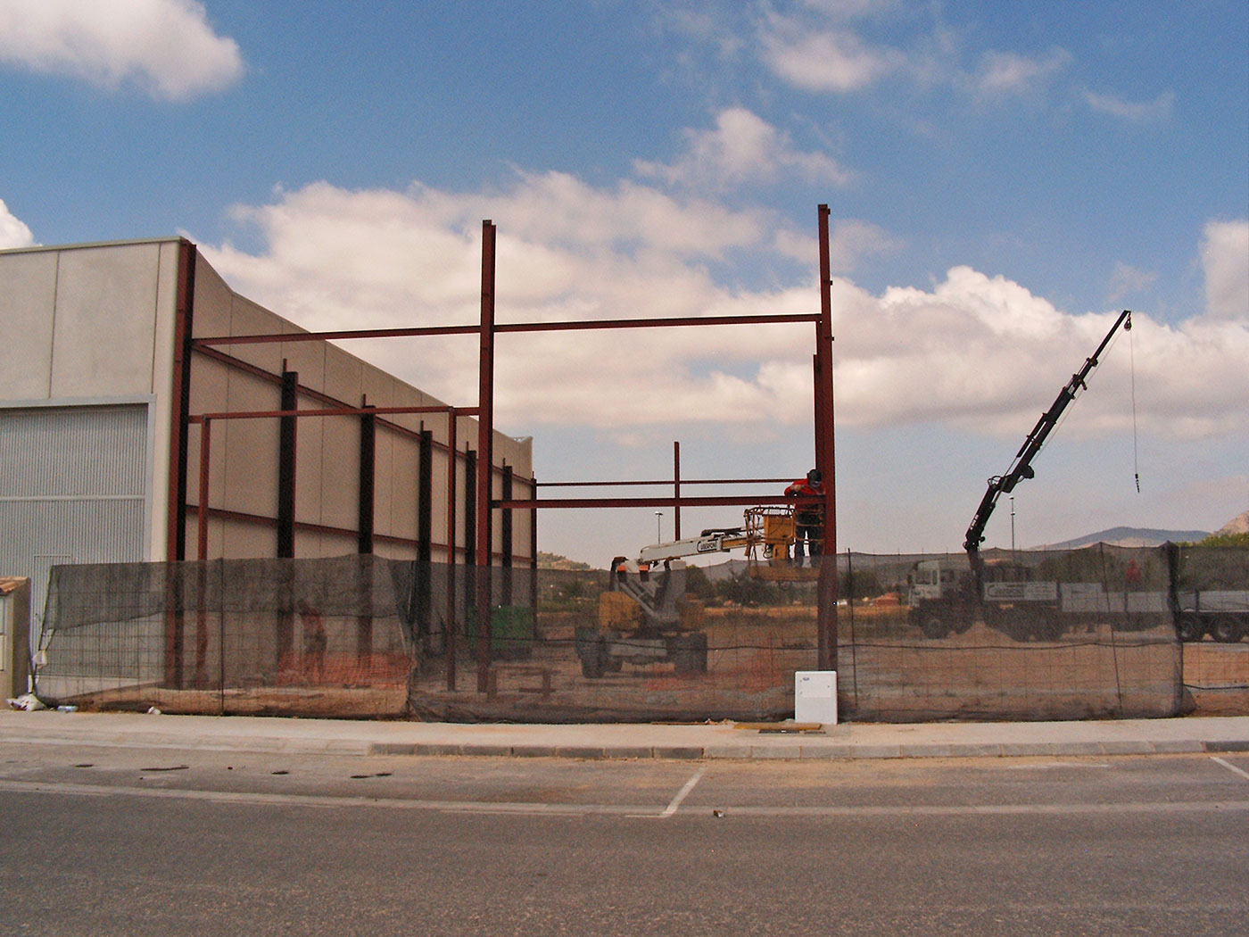 estructura metálica de nave industrial realizada por Cuberfont