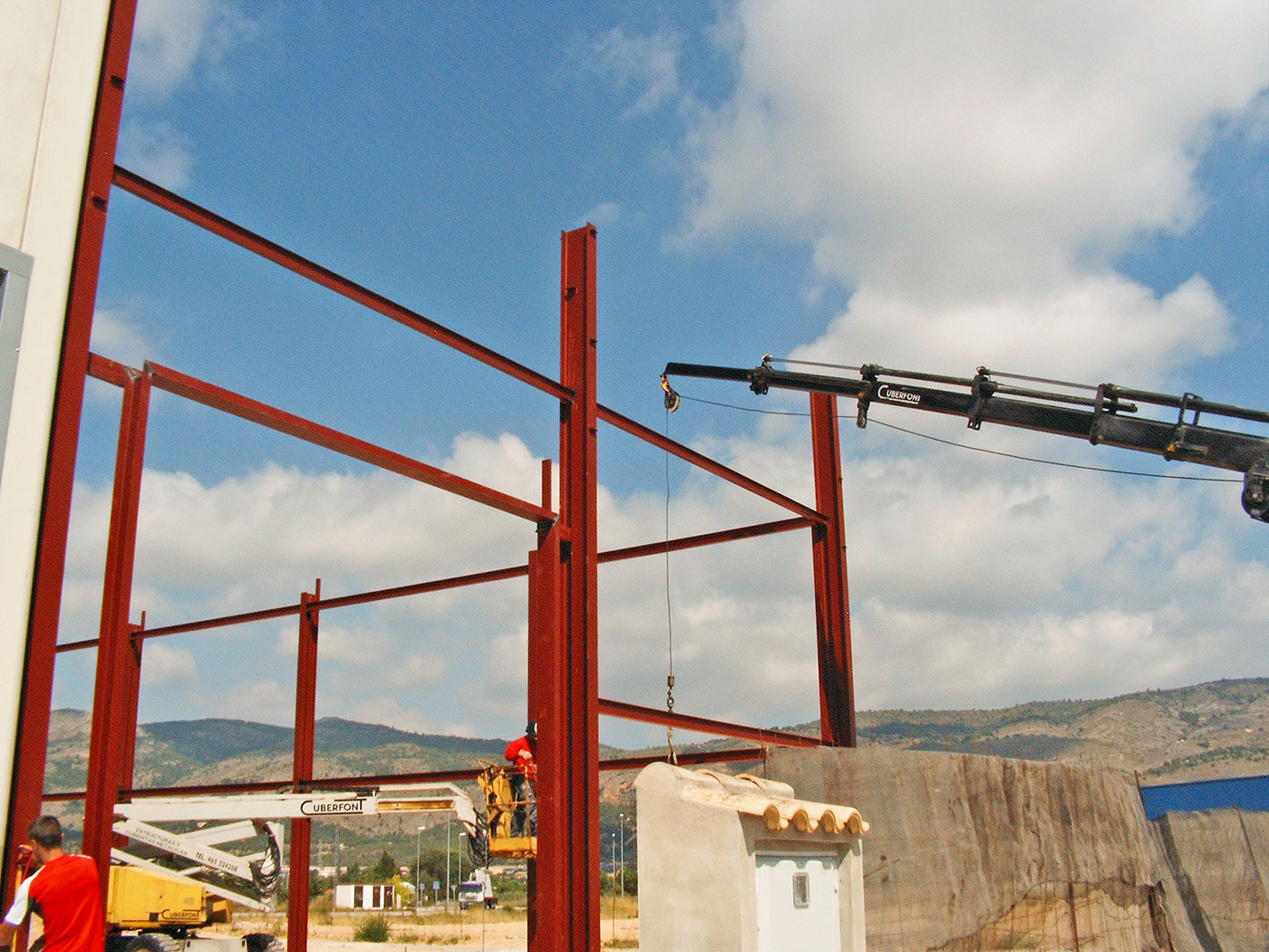 estructura metálica de nave industrial realizada por Cuberfont